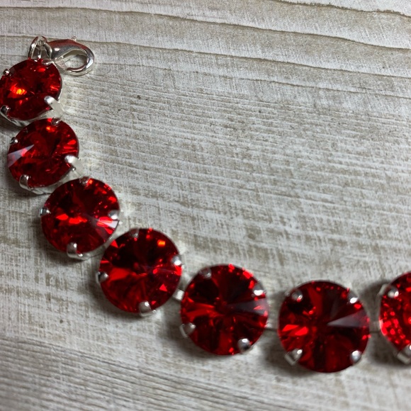 Handmade Swarovski “Rivoli Light Siam” Bracelet - Picture 3 of 8